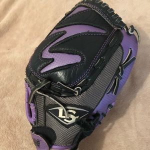 Girls softball glove